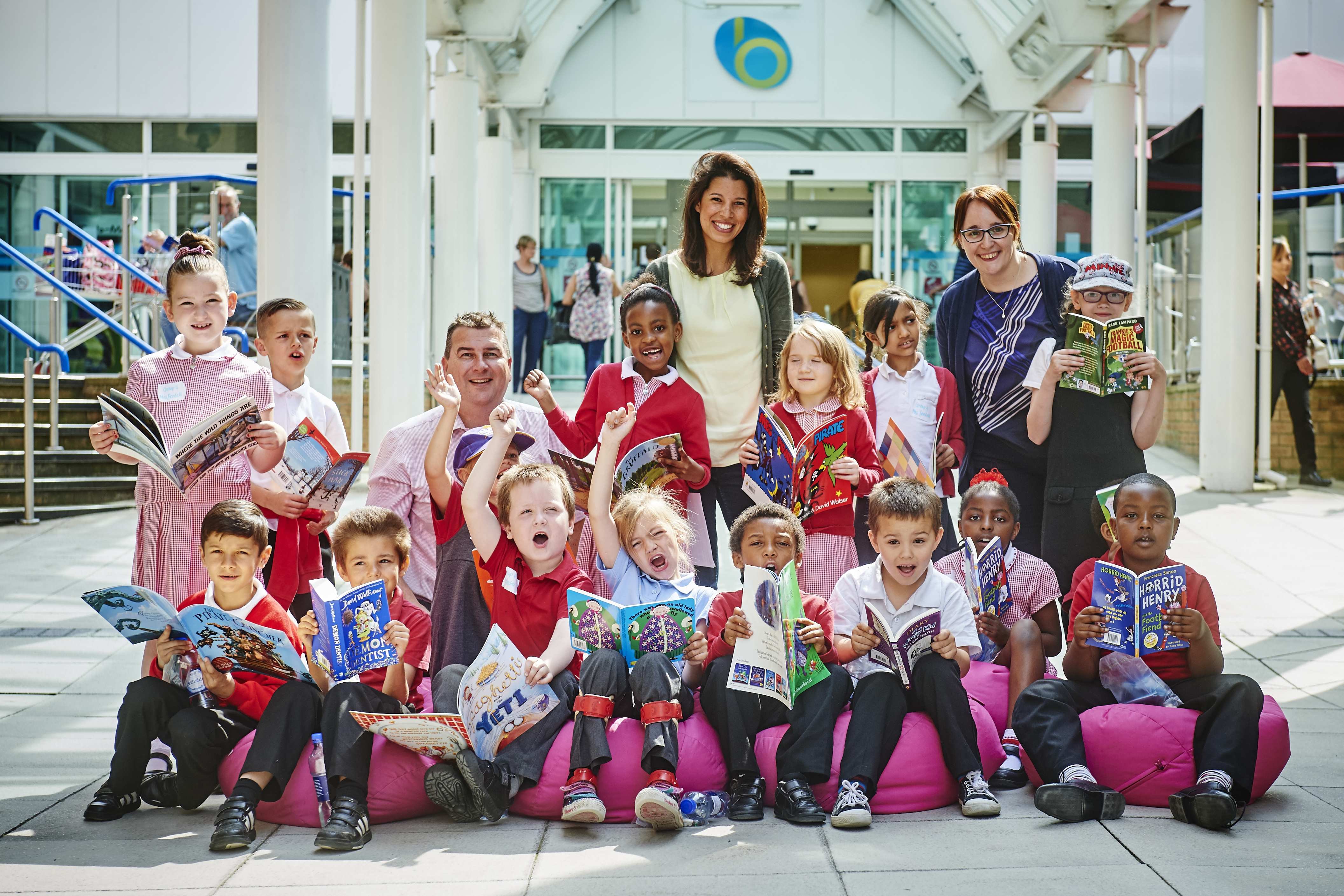 Class outside shopping centre Leicester.jpg