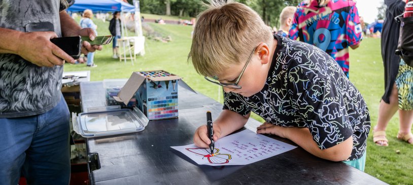 RS8173_NationalLiteracyTrust,TalesinthePark,HanleyPark-JennyHarper-94