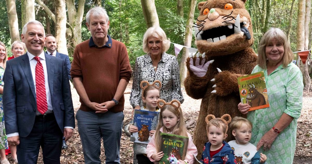 Her Majesty The Queen Joins Literacy Celebration: A Magical Day with Families